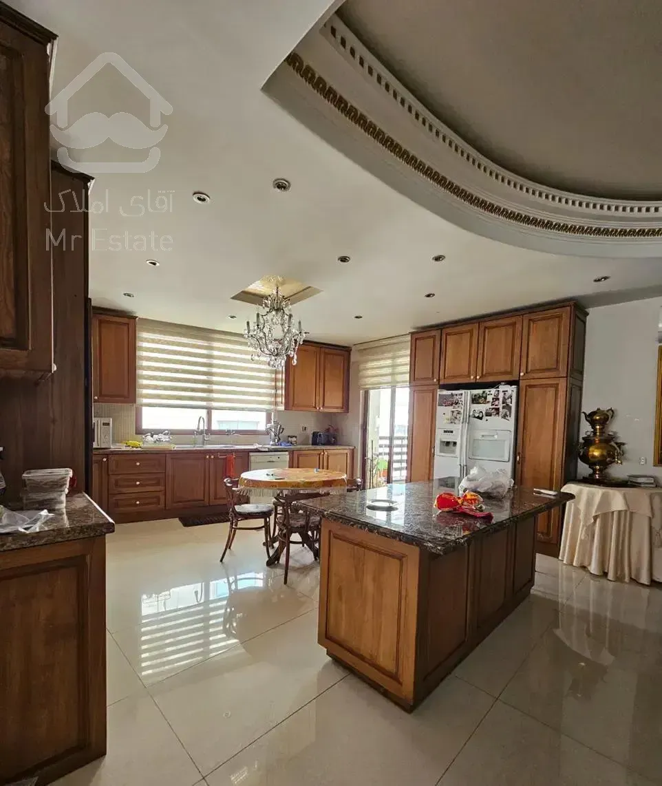 فرشته ۲۸۰ متر تک واحدی