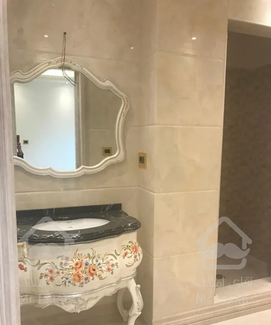 ۲۱۷ متر نوساز ۳ پارکینگ، استخر،روف (ظفر)