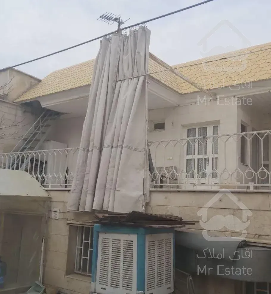 ویلای ۳۰۲ متری در شهرک دانشگاه شریف ( بلوار اردستانی )