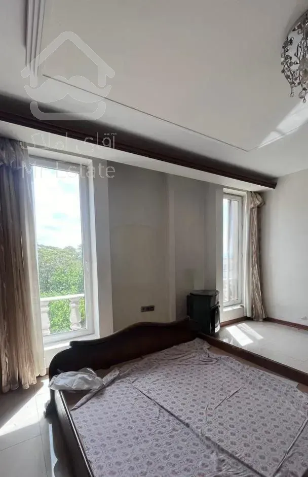 ۹۰ متر ۲ دو خواب / ویوی کم نظیر/ نیاوران