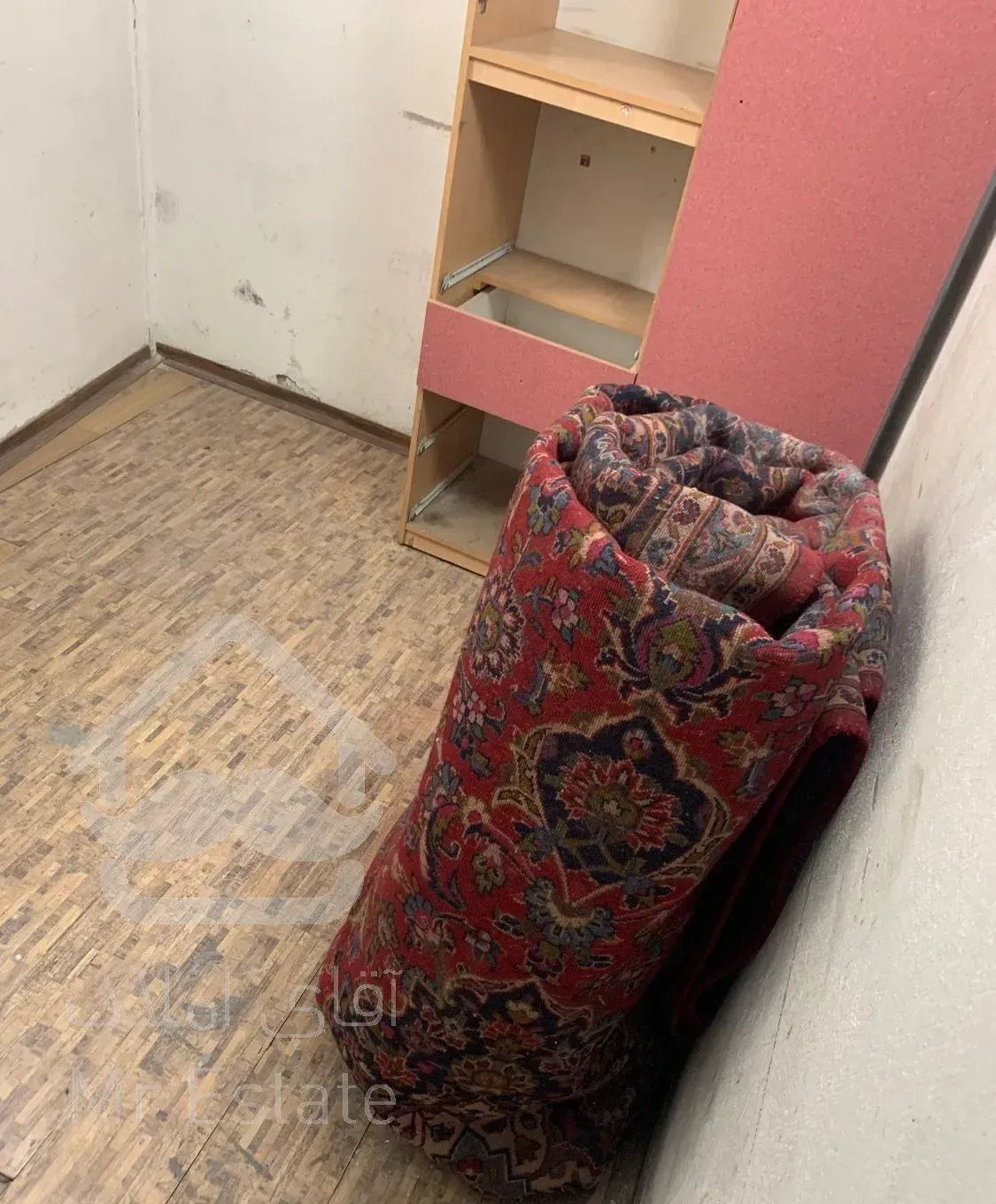 انباری حدود ۱۰ متر امن،با نور و هوای تازه خ ایران