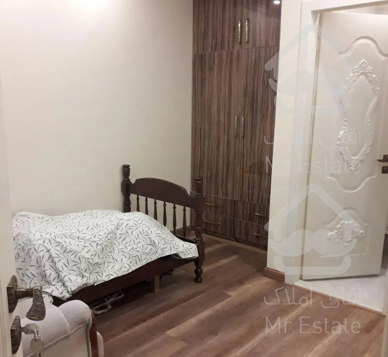 ۹۳متر نوساز فول سنایی ۲ خوابه حیاط خلوت