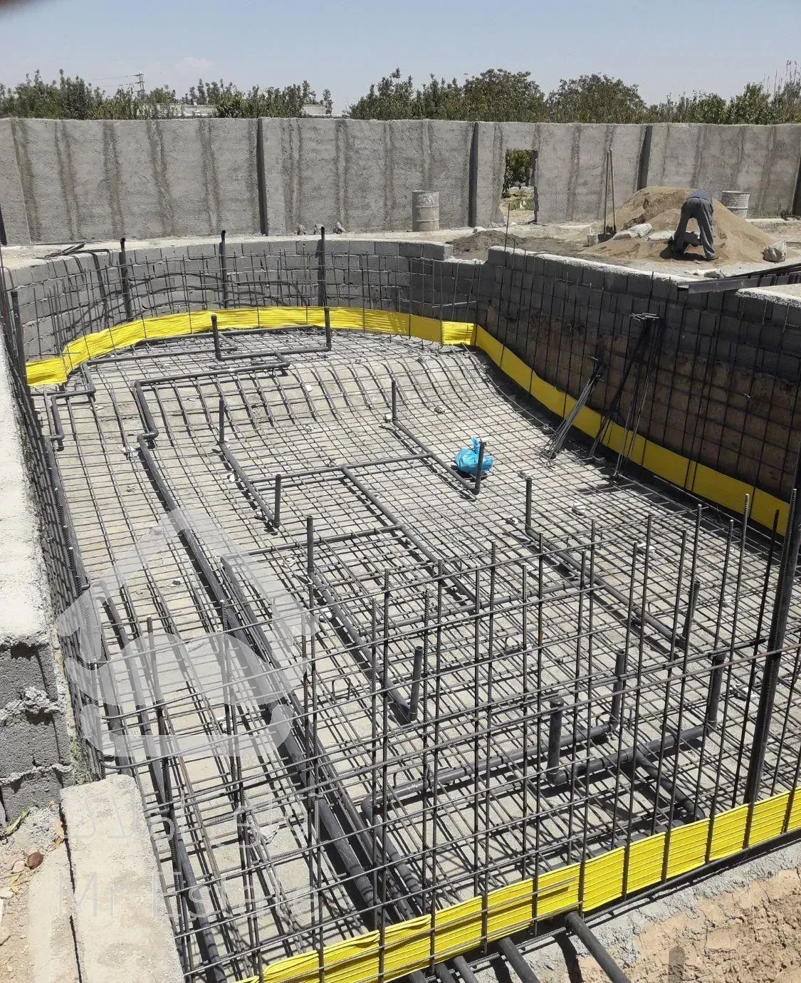 اجرای استخر ارماتوربندی قالببندی بتن ریزی