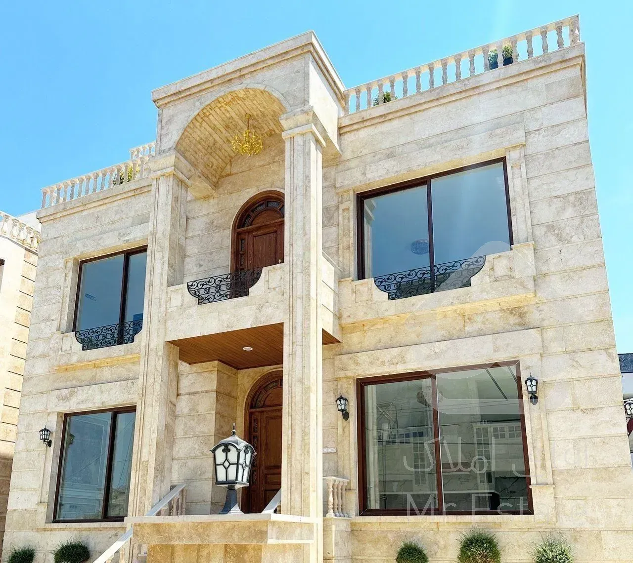 فروش ویلای ۴۵۰ متری استخر و جکوزی خ بهرام لتینگان