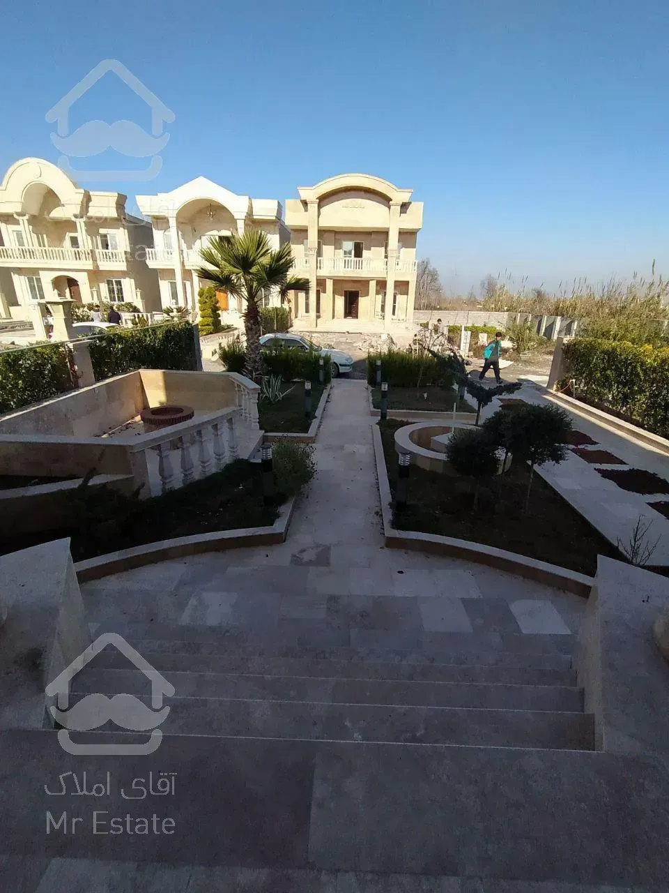 فروش ویلا ۳۰۰متری