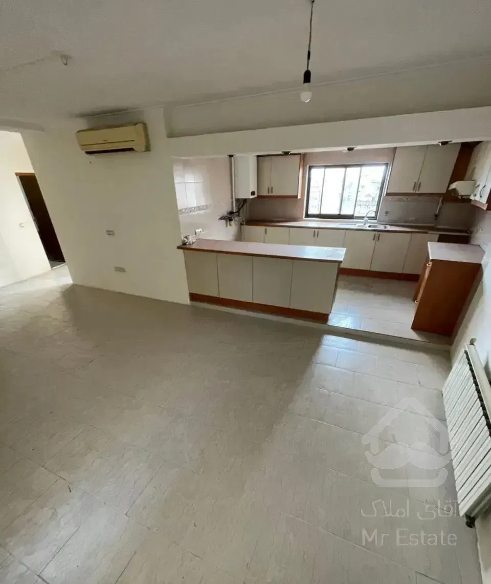 آپارتمان ۸۴ متری بر خیابان اصلی ولیعصر طبقه۷