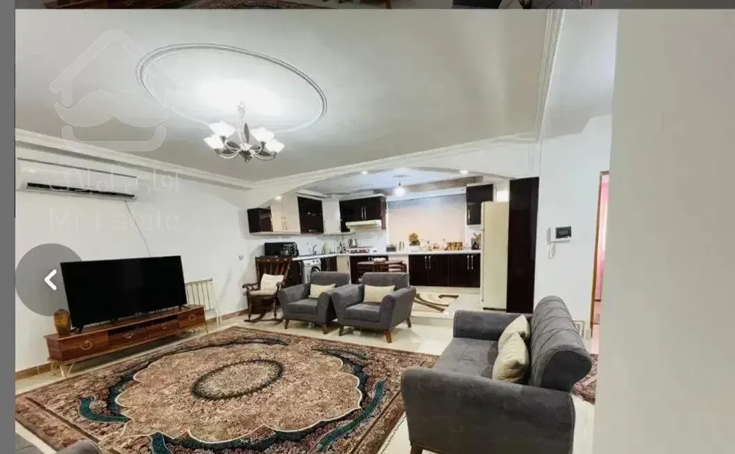 آپارتمان ۱۰۰متری ویلایی طبقه اول