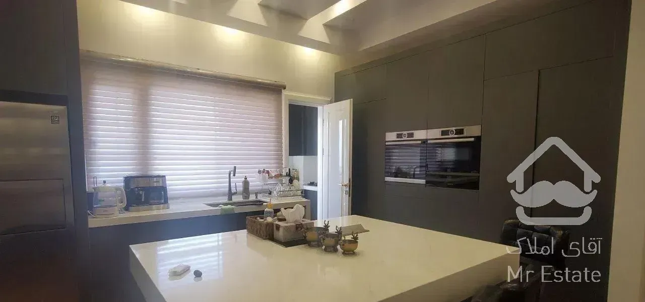 نیاوران ۲۰۰متر/۲ پارکینگ/فول فرنیش