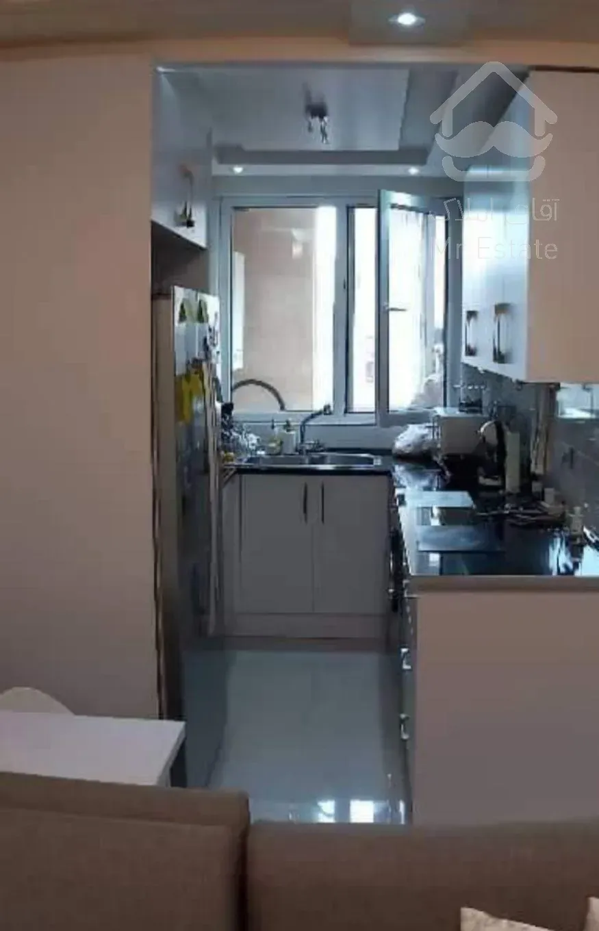 خیابان عمرانی، تکواحدی     44متر 1خواب با امکانات