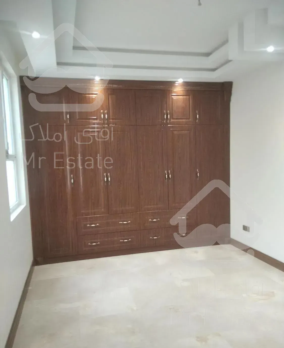 نوساز ۲۱۶ متری ۳ خوابه فلکه اول