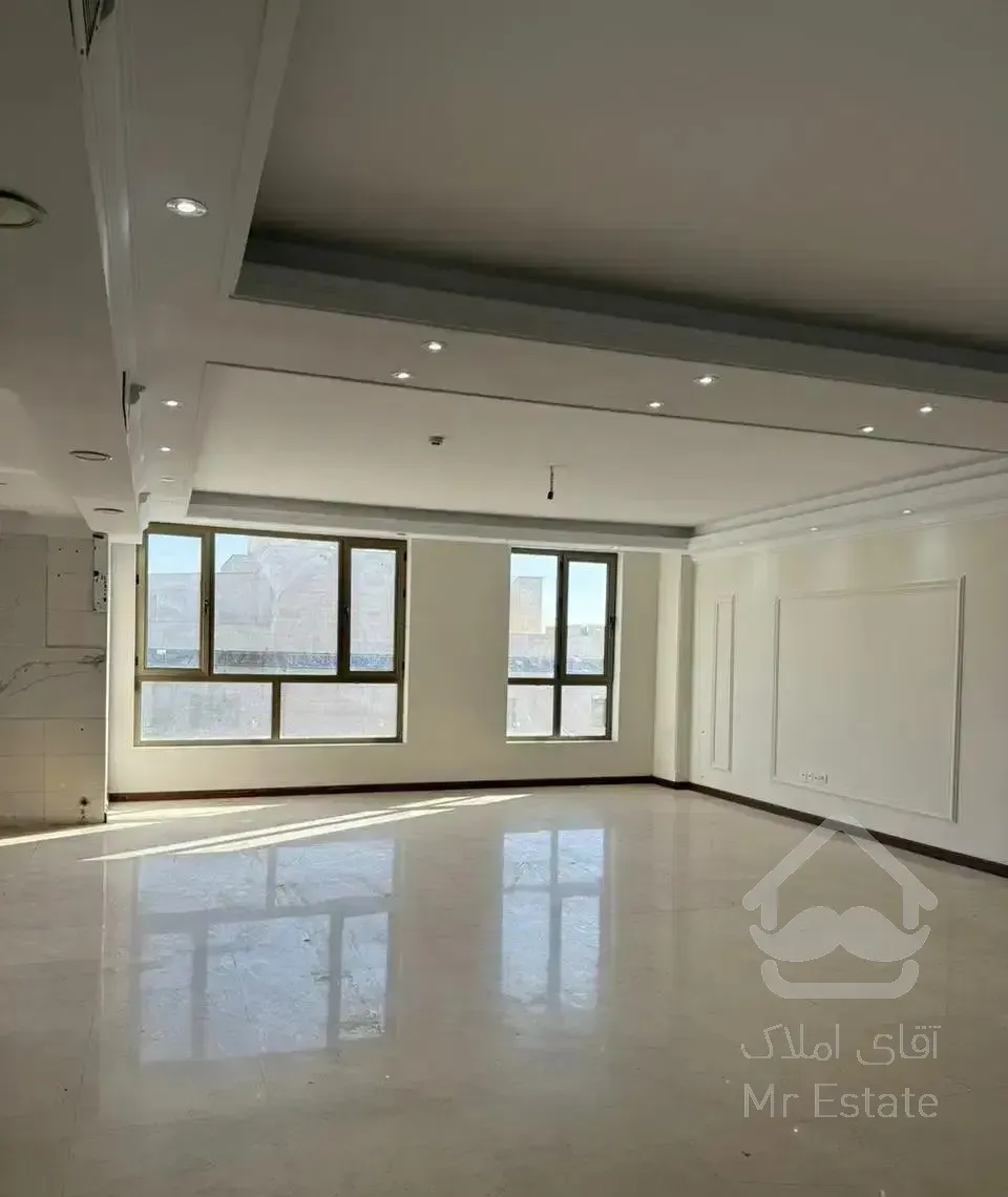 ۱۵۴متر۳خواب طبقه بالا کلیدنخورده ۲تراس چشم انداز