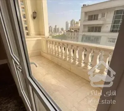 فرشته ۲۷۰ متر