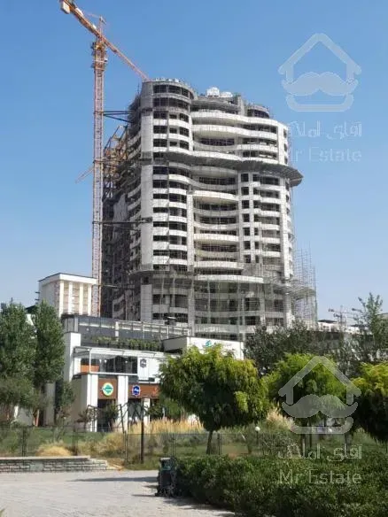 ۱۰۰۰ متر اداری دریاچه با ویو عالی به دریاچه