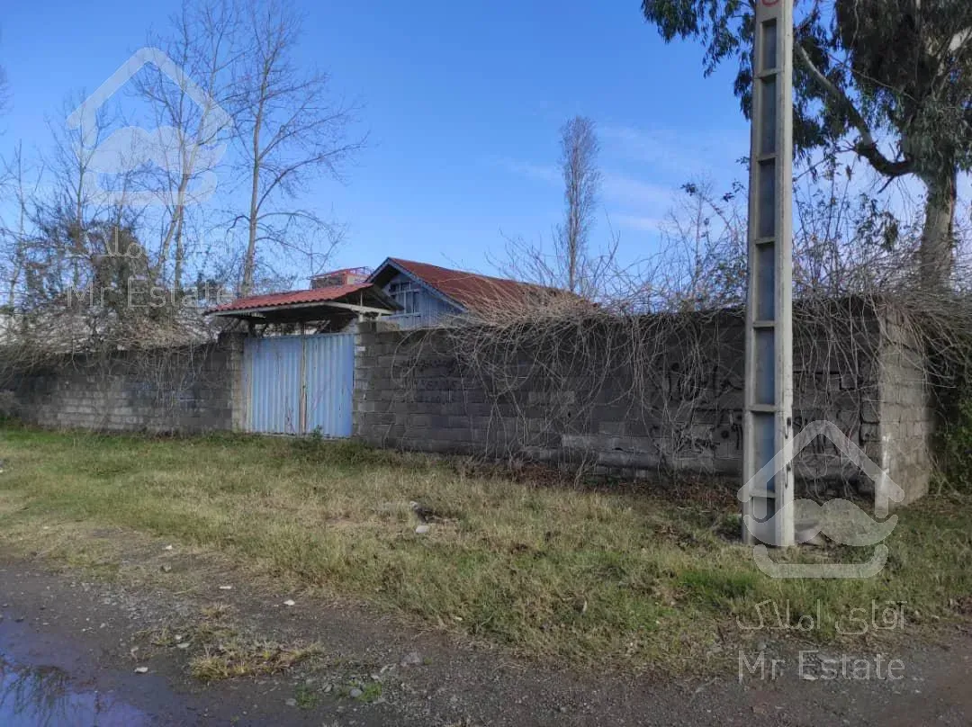 باغ مسکونی با بنای قدیمی دارای انشعابات