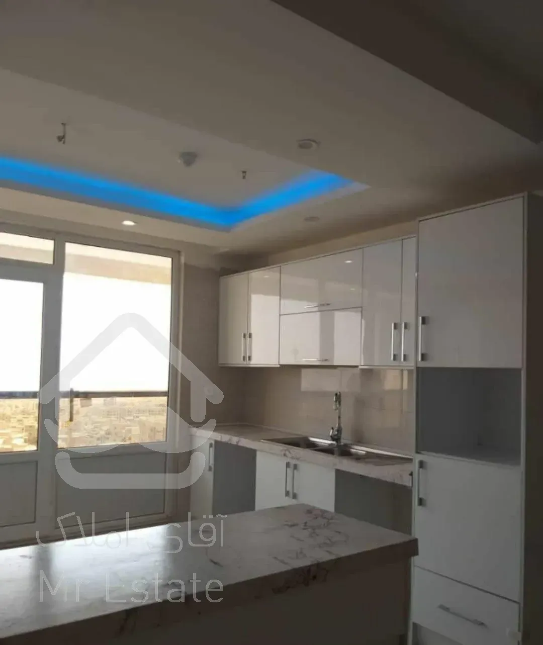 ۸۷متری/2خواب/خوش نقشه/فول امکانات/تاپ لوکیشن