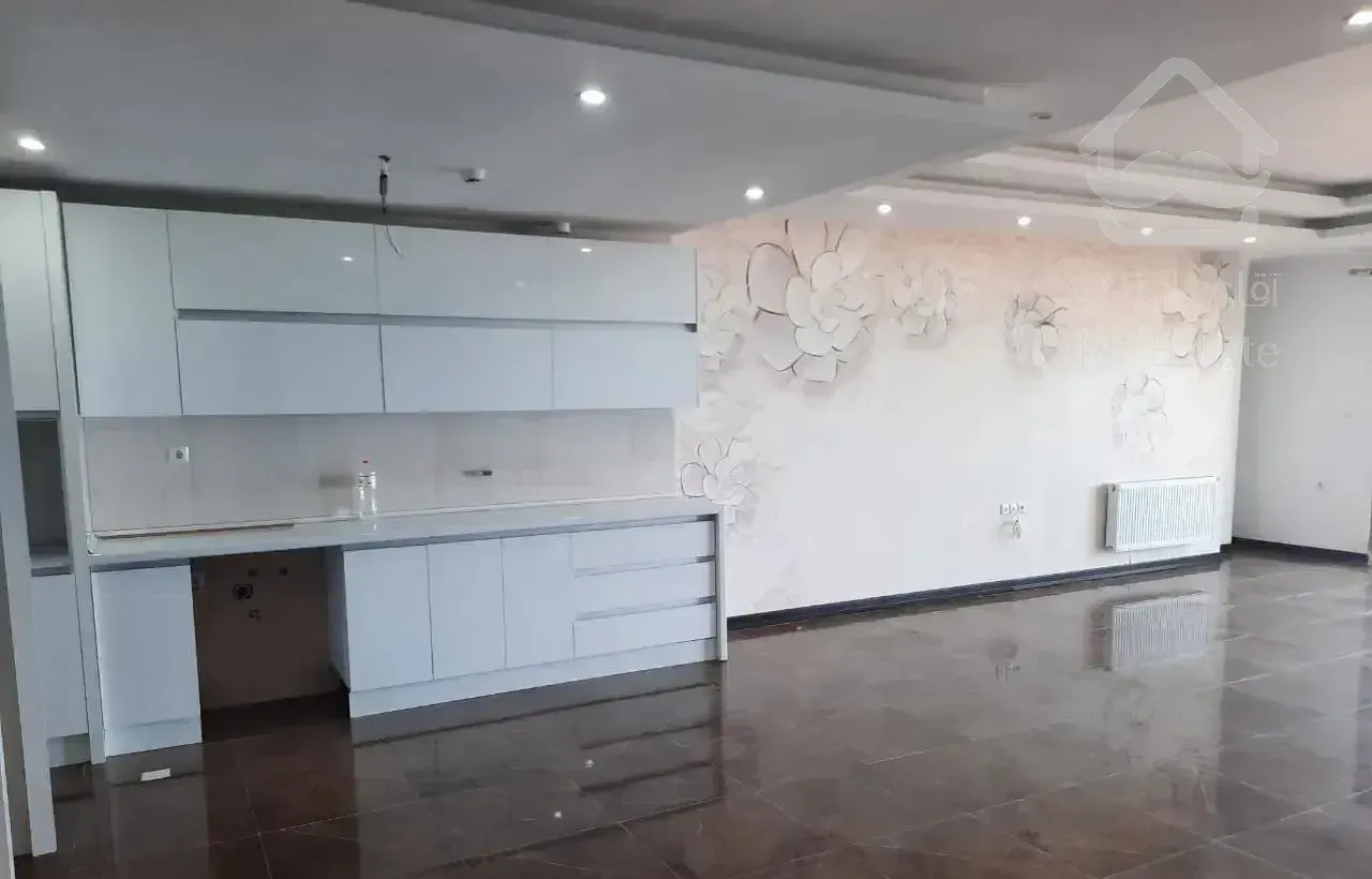 آپارتمان ۲۰۰ متری طبقه ۱۴