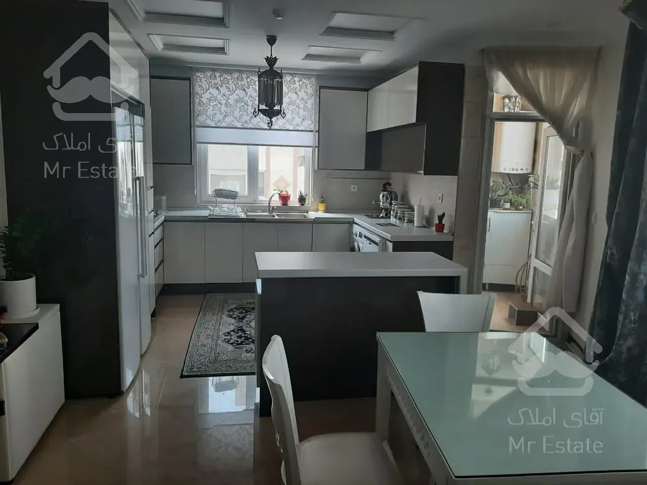 اپارتمان۱۲۰ متری ۳ خواب مستر،وام دار،فول امکانات،لوکیشن عالی