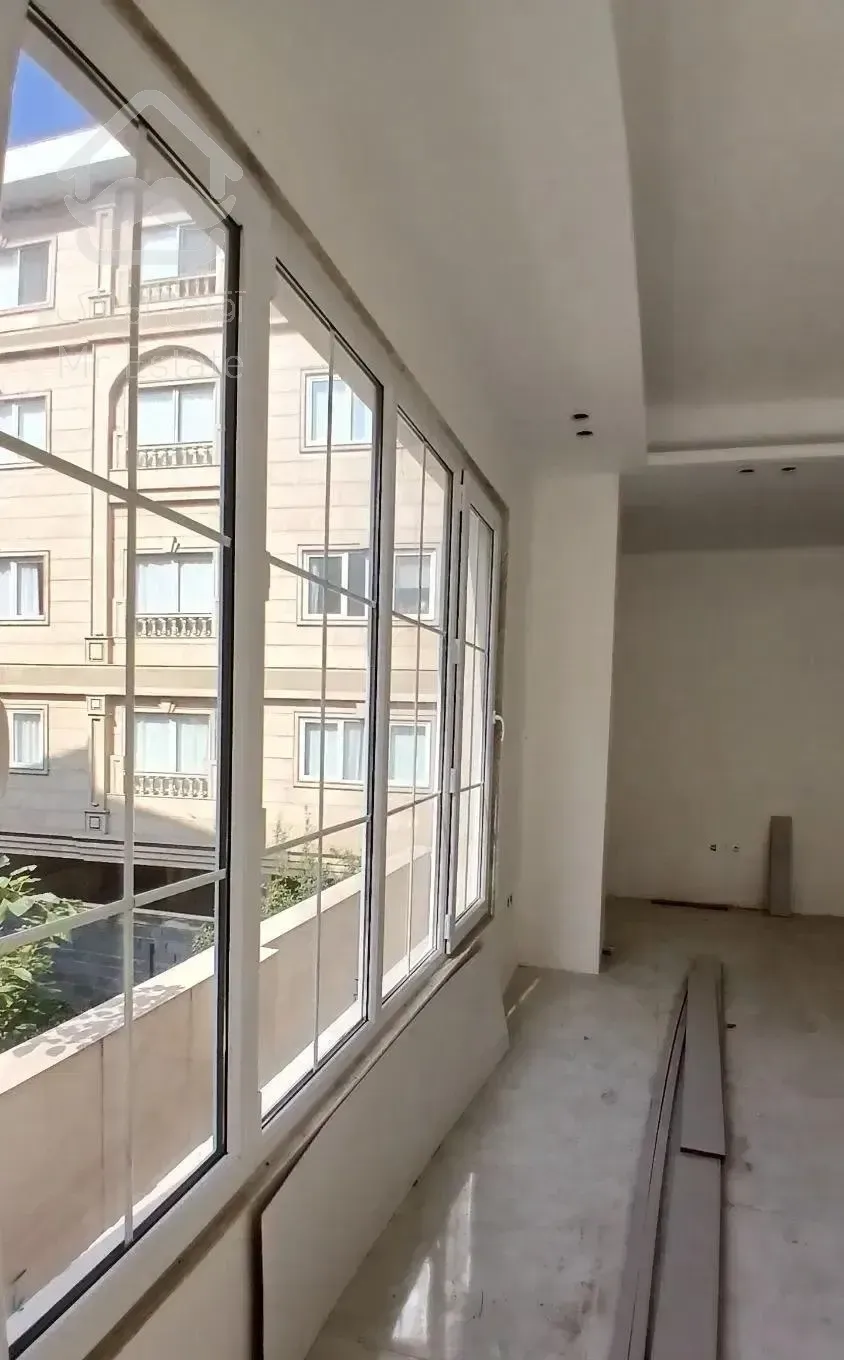 تک واحدی۱۶۵متری۳خواب برند ساز فول امکانات۸دی