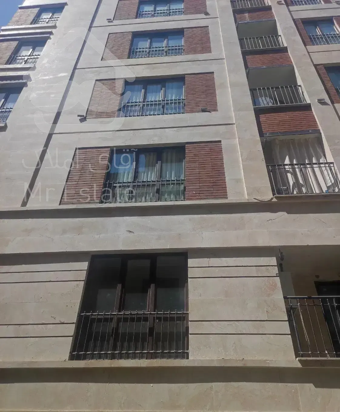 115متر شرایط پرداختی  قسطی و چکی خ کارون