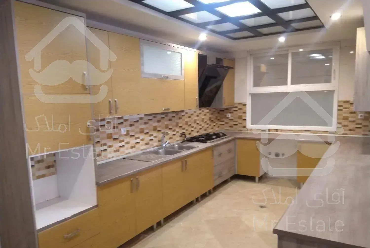 185 متری پاسداران