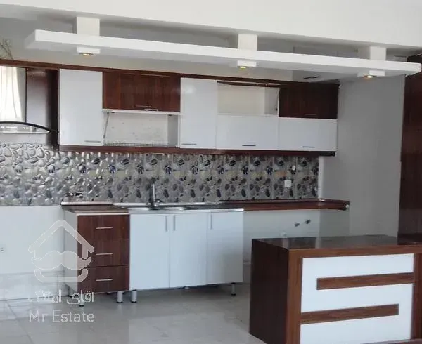 85متر/2خواب/طبقه سوم/سرجلو/نورگیر