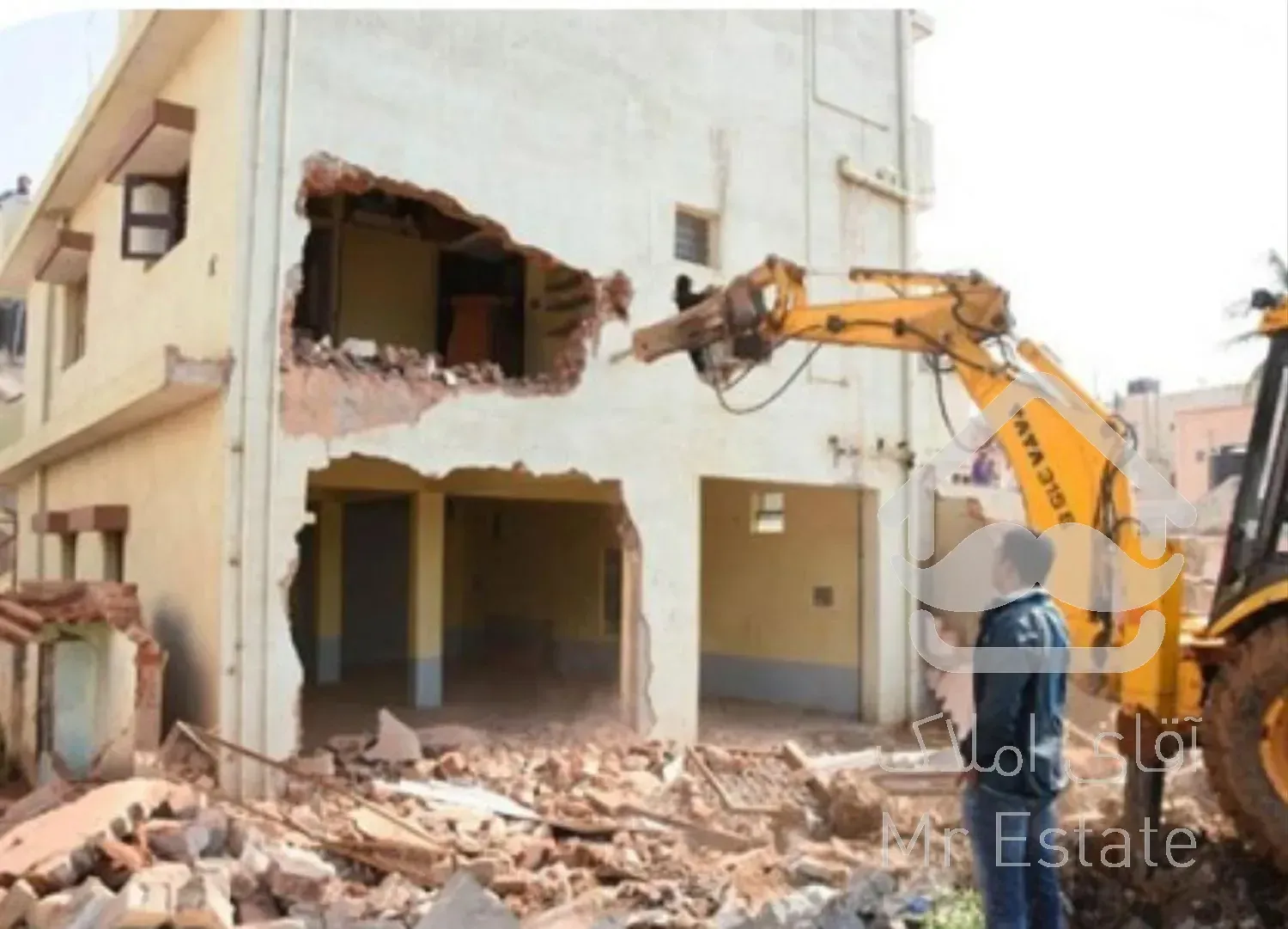 تخریب ساختمان کلنگی بتنی اسکلت نیم تخریب داخلی