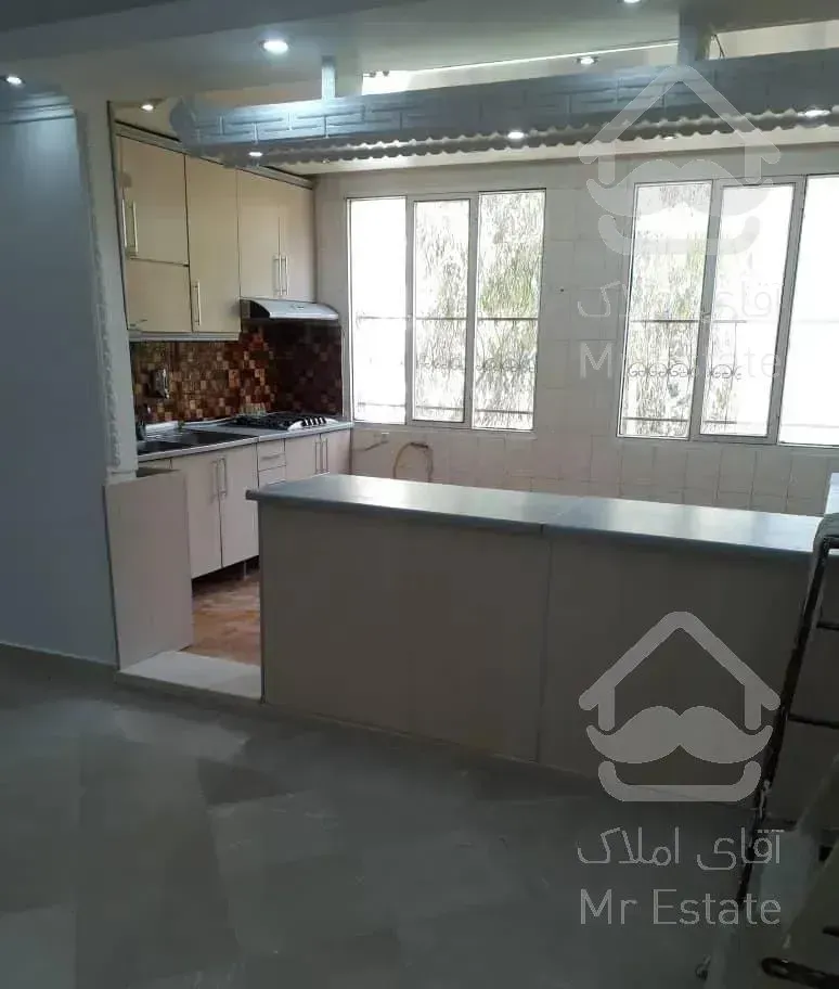 ۹۲متر آلاله شرقی، بالای همکف، بازسازی شده