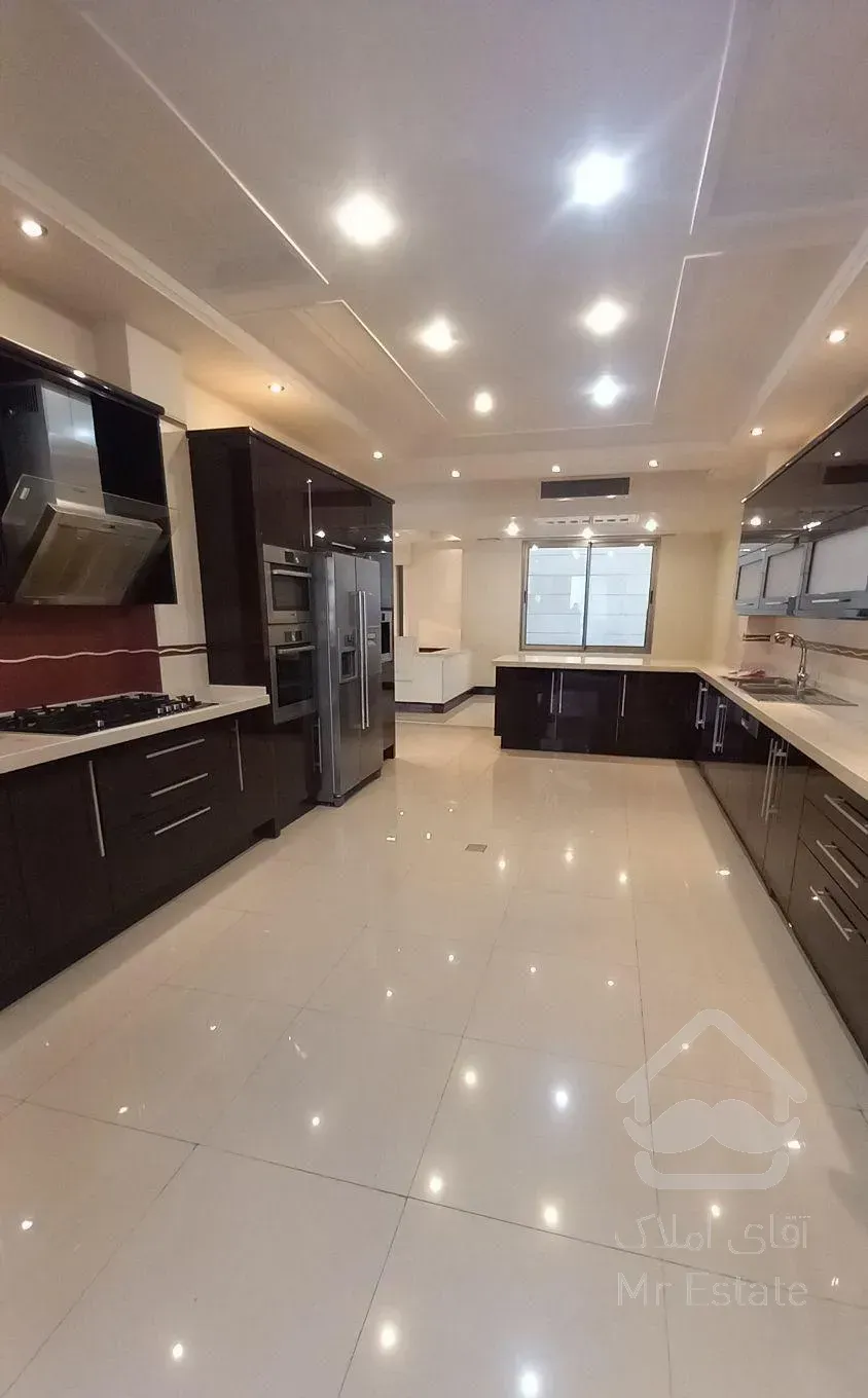 رهن آپارتمان ۴۰۰ متری ۴ خوابه در زعفرانیه