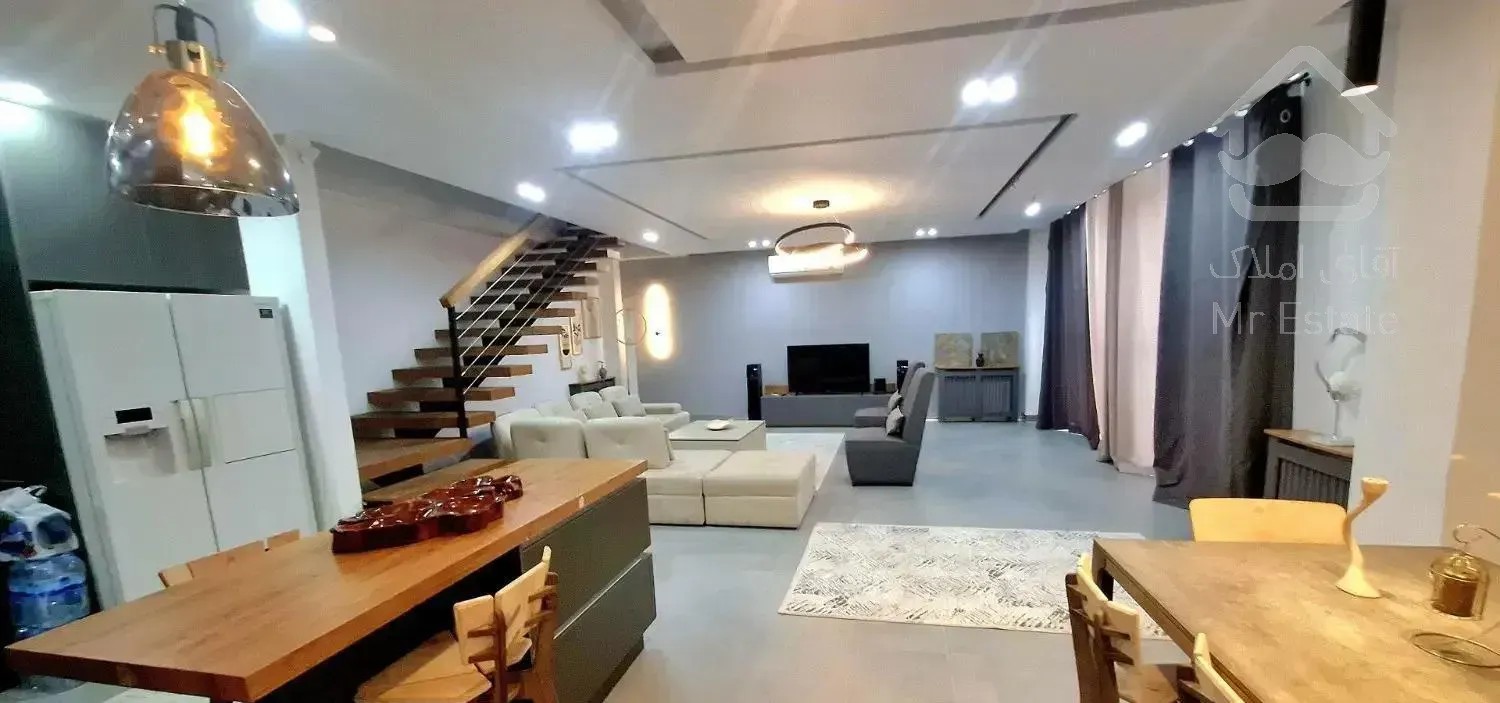 ویلا نوساز فرنیش ارزنده با استخر و روف گاردن