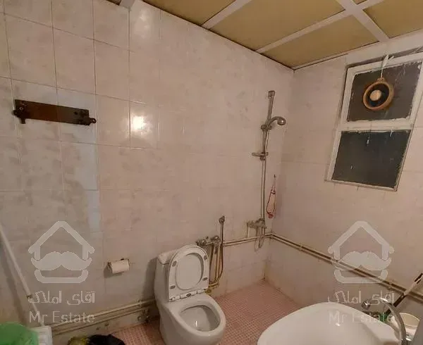 گیشا ۱۶۰ متری نزدیک‌ پارک گفتگو