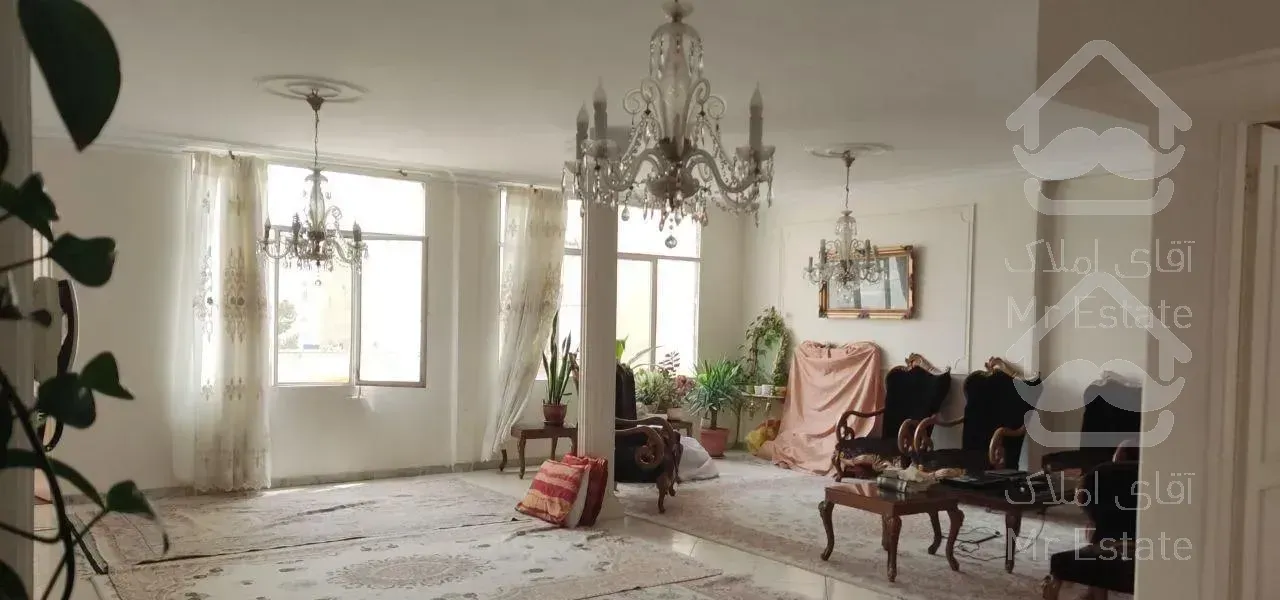 ۱۳۰ متر ۳ خوابه تک واحدی با ۶۵ متر تراس اختصاصی