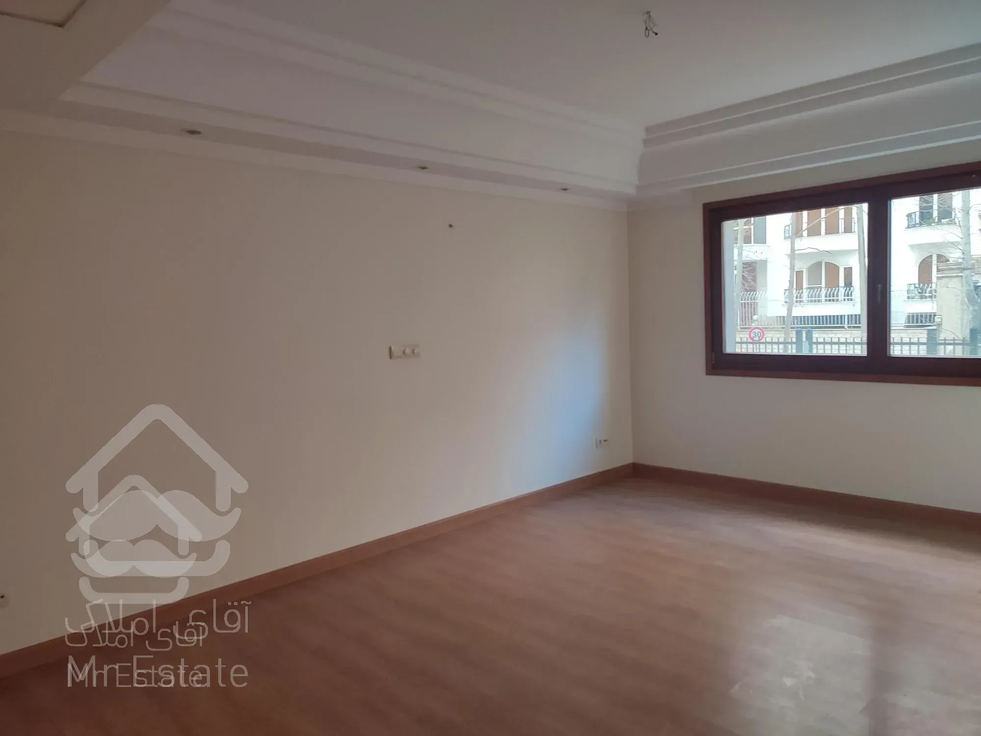 زعفرانیه/۲۳۲متر/۲پارکینگ سندی/مناسب سرمایه گذاری (راد)