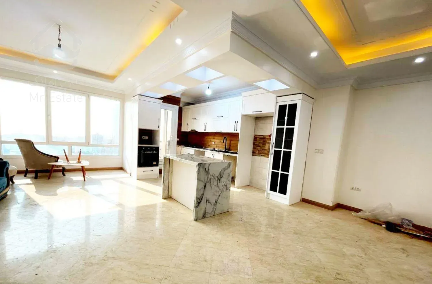 ۹۸ متر ، دو جهت نور ، فوری فروش