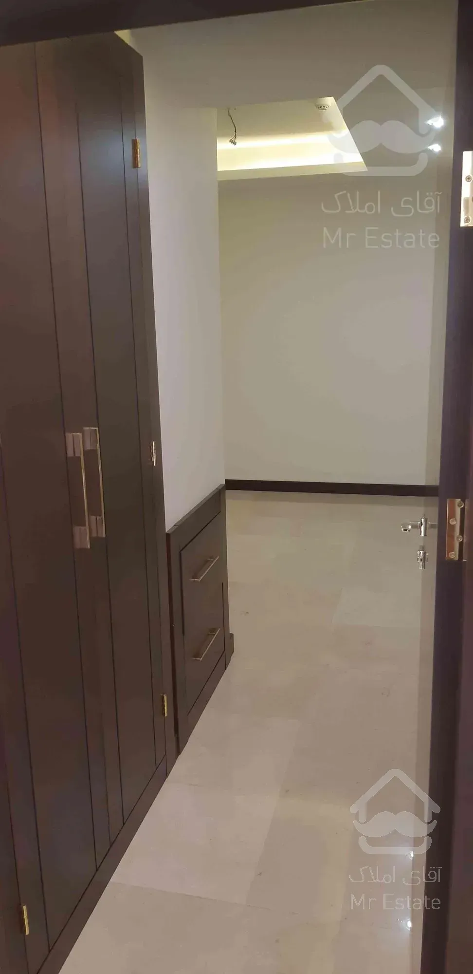 آپارتمان ۱۰۵ متری فرمانیه  کلید نخورده