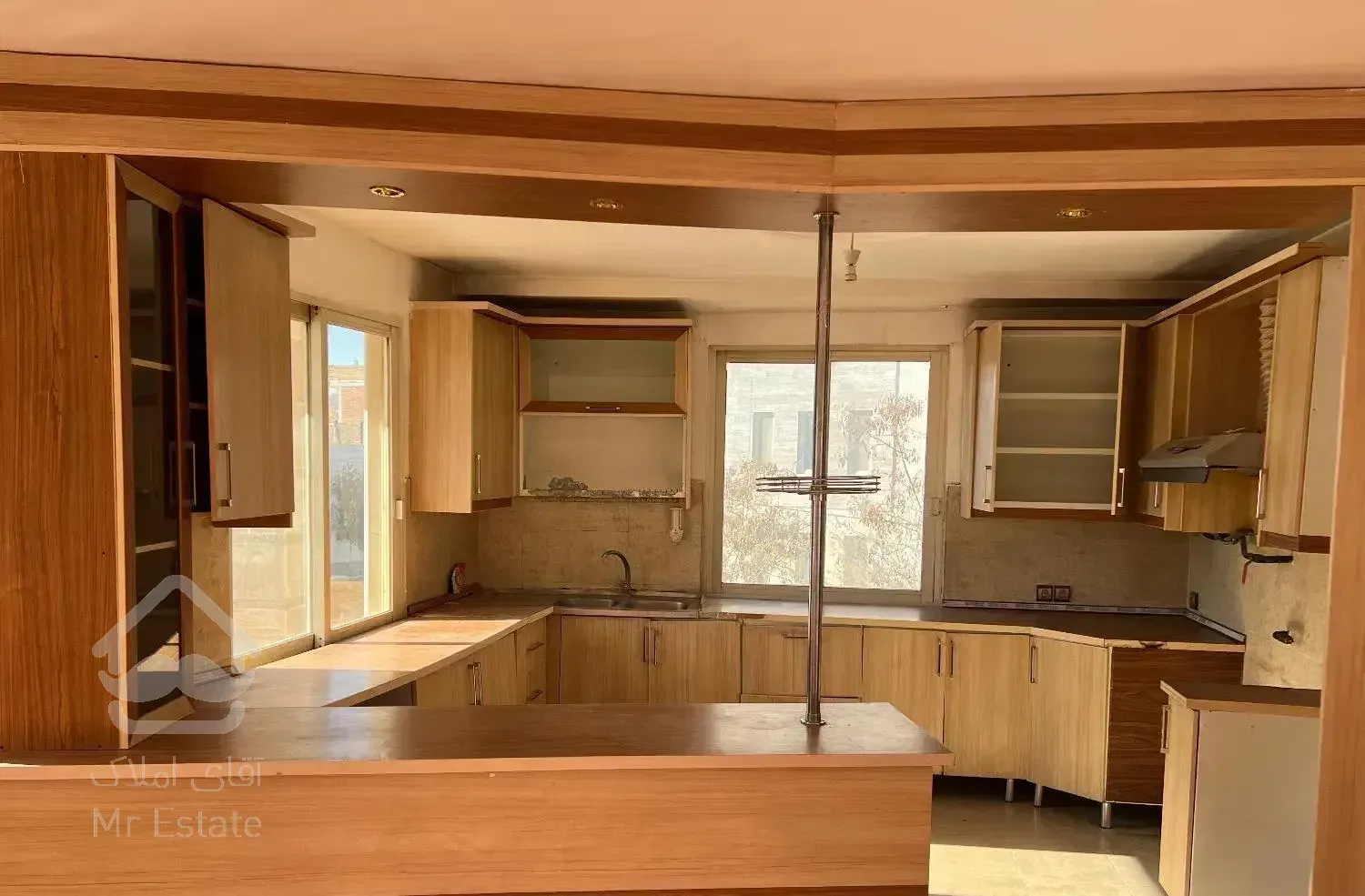 آپارتمان ۱۰۰متری تک واحدی خیابان سیدی نواب صفوی