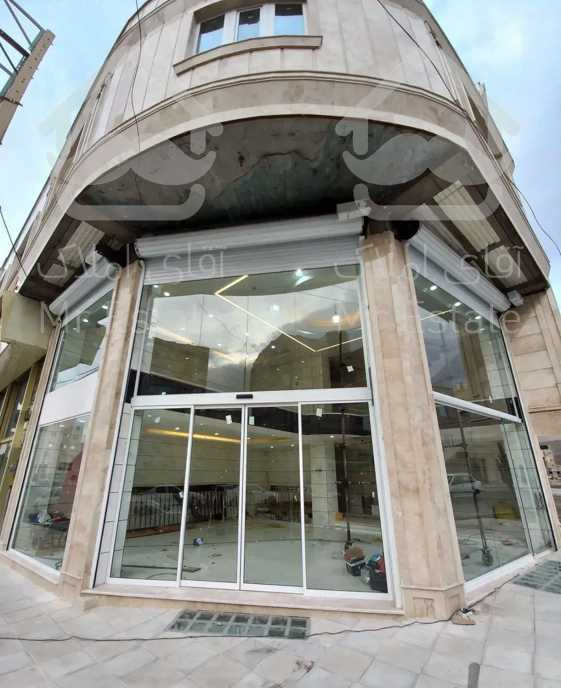 کلینیک تخصصی اجرای (درب اتوماتیک)( شیشه سکوریت)