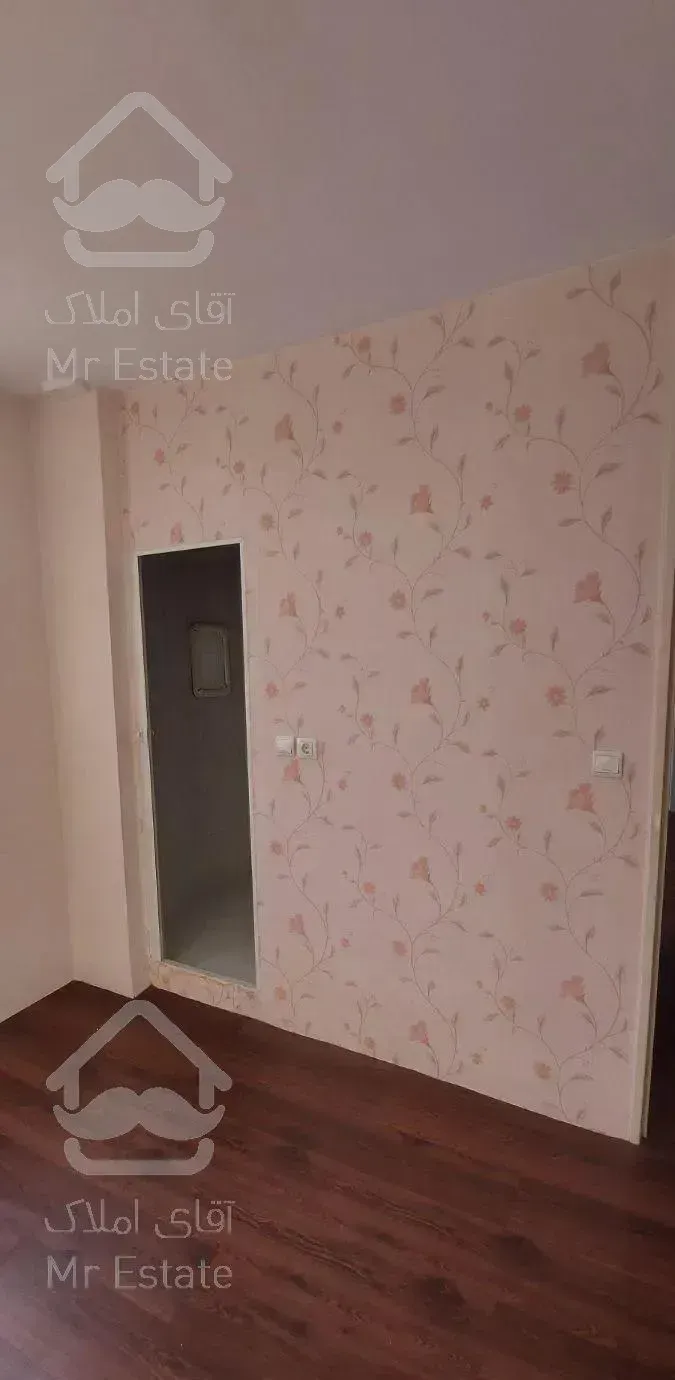 ۵۰ متر میدان شهدا بحر خشکبارچی غربی طبقه دوم