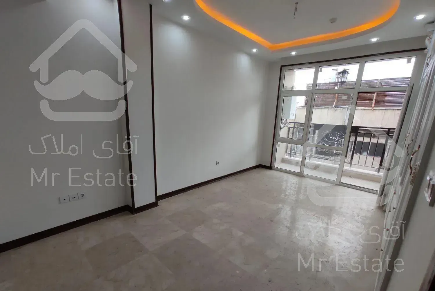 ونک ۱۱۰ متر ۲ خواب/ نوساز کلید نخورده/ طبقه آخر