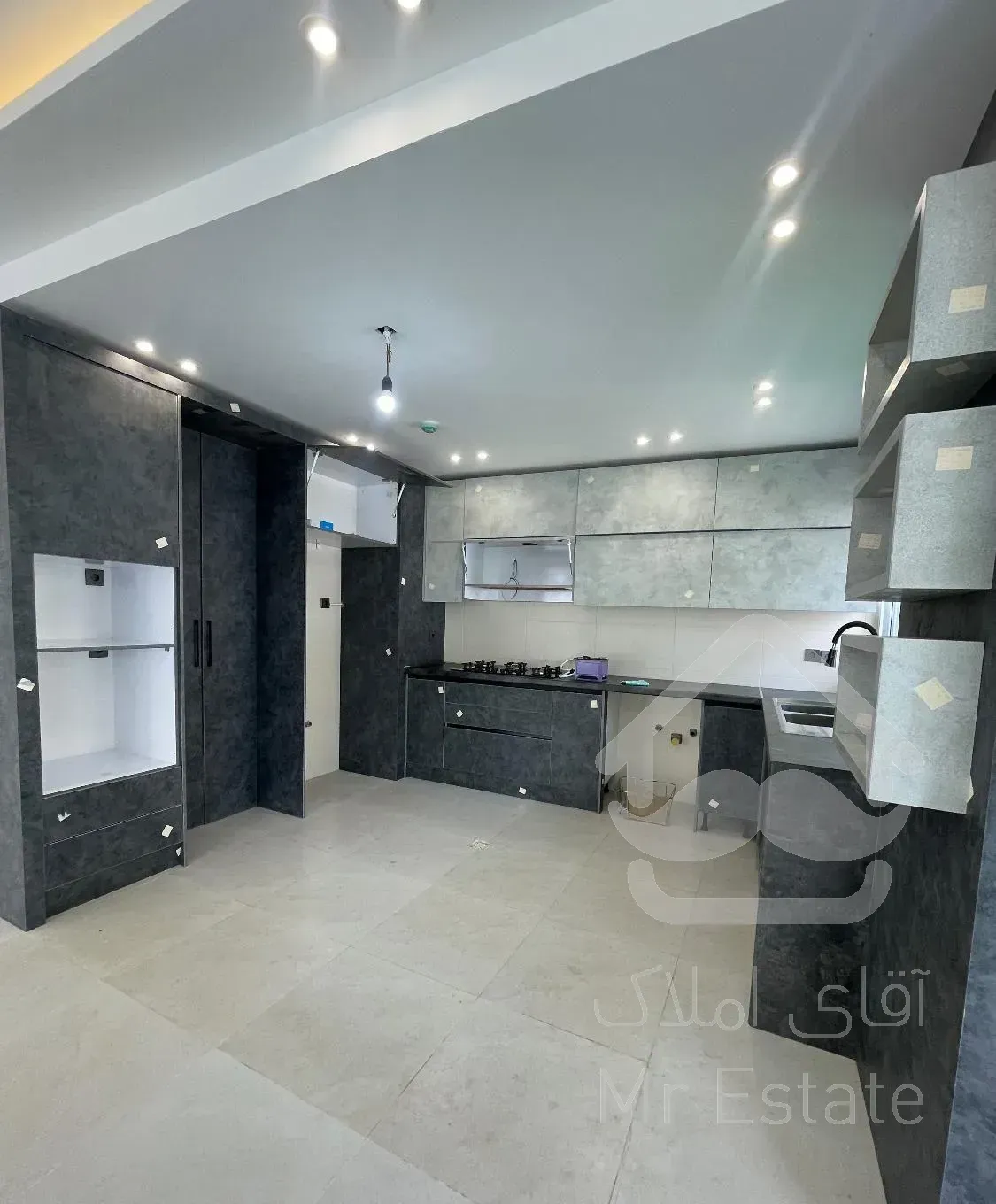 فروش واحد شیک و به قیمت ۱۵۰ متری رادیو دریا