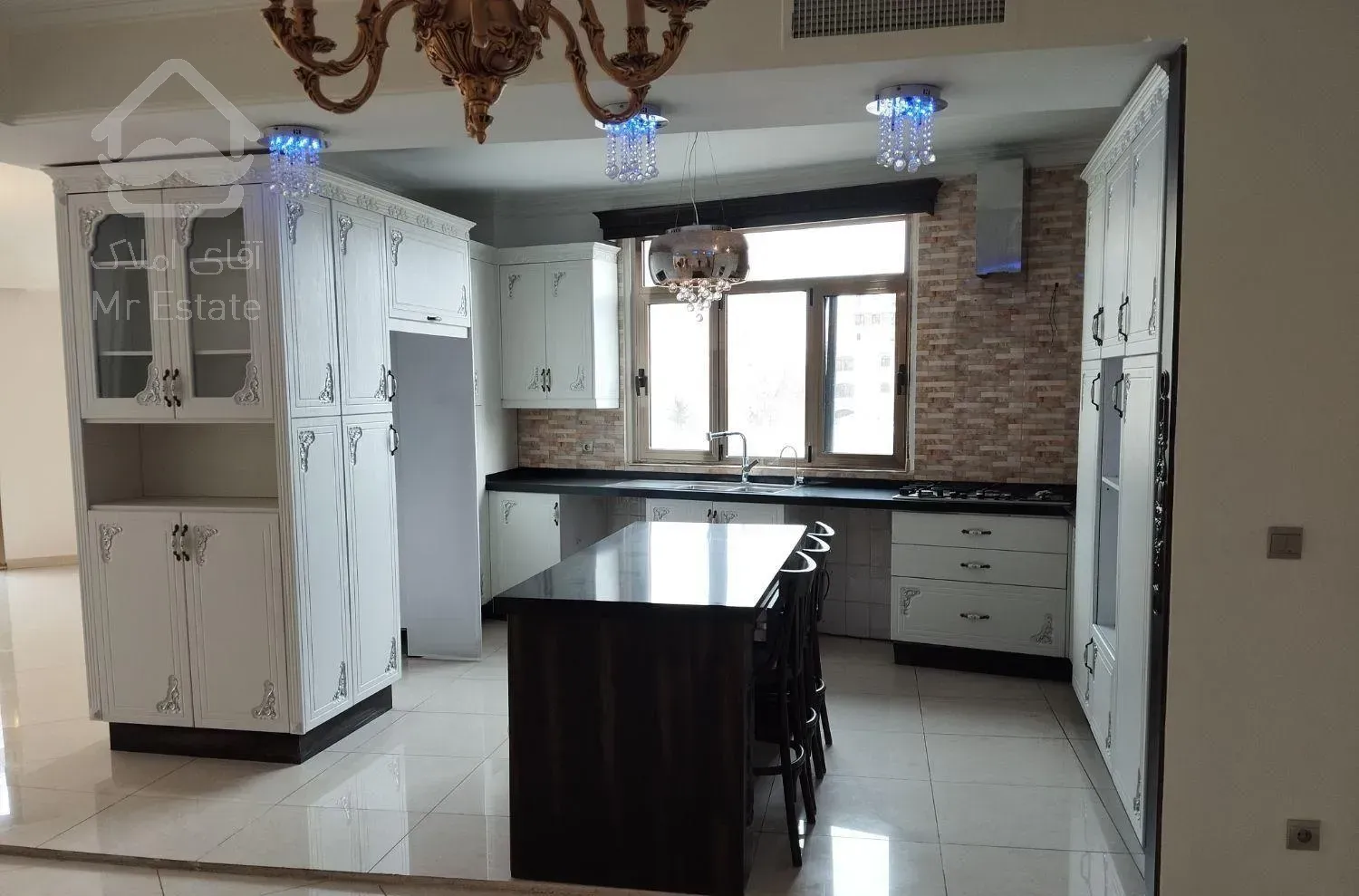 ۱۹۱متر چهار خواب(۱مستر)/ ظهیرالدوله بدون مشرف