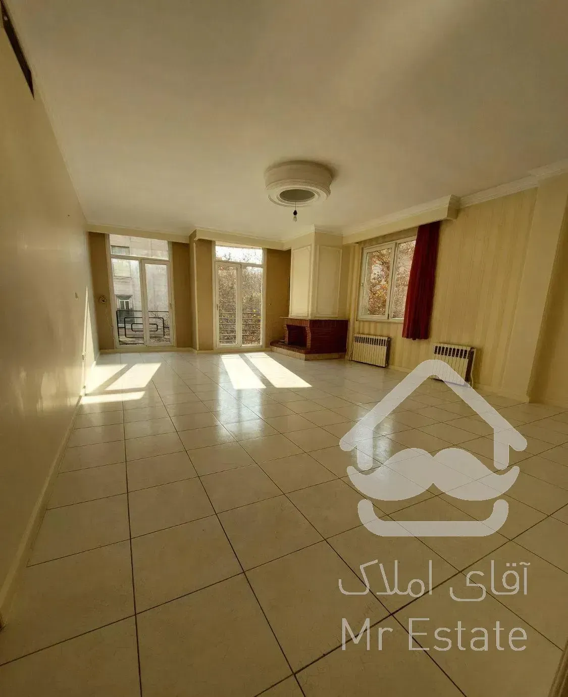 آپارتمان ۱۳۰ متر سه خواب فول بازسازی