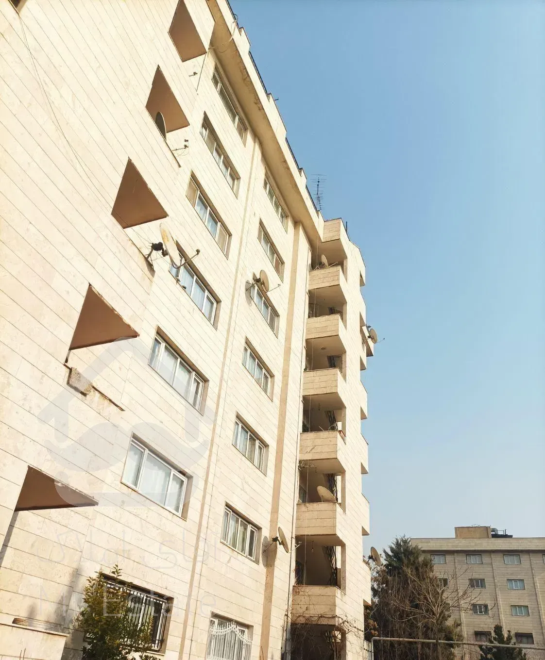 فروش آپارتمان ۱۷۵ متری ۳ خوابه در خیابان ایثار