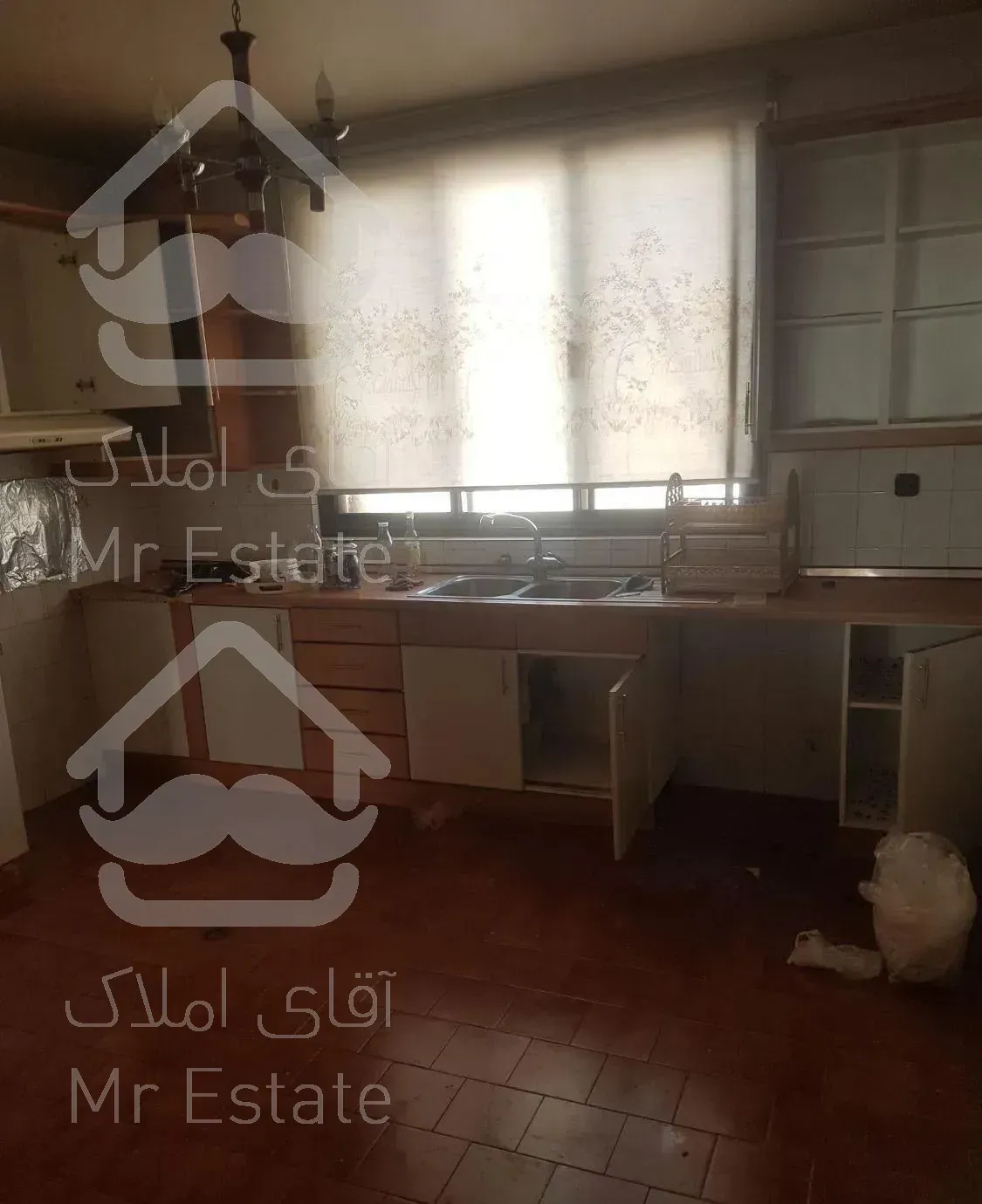 بالای بلوارکشاورز.زرتشت۱۲۵متر۳خوابه تکواحد