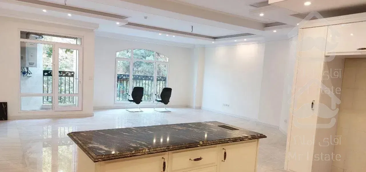 ۱۷۵ متر محلاتی ۲ پارکینگ