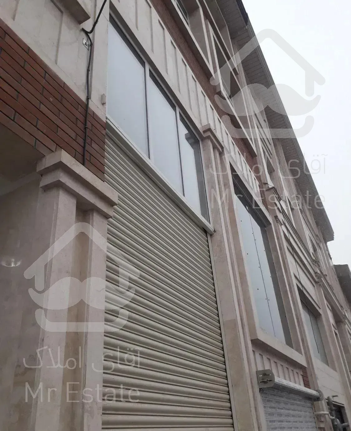 ۱۸۰ متر + ۶۰ متر تجاری مناسب سوپر مارکت