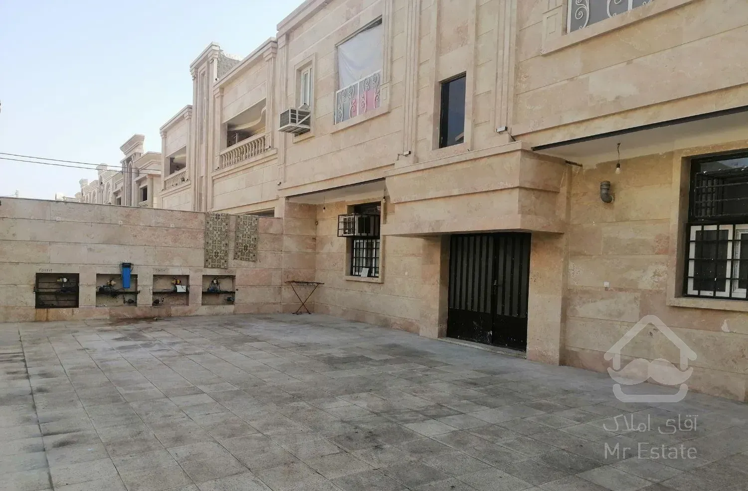 فروش آپارتمان ۱۰۰ متری ۲ خوابه همکف در کوی مهدیس