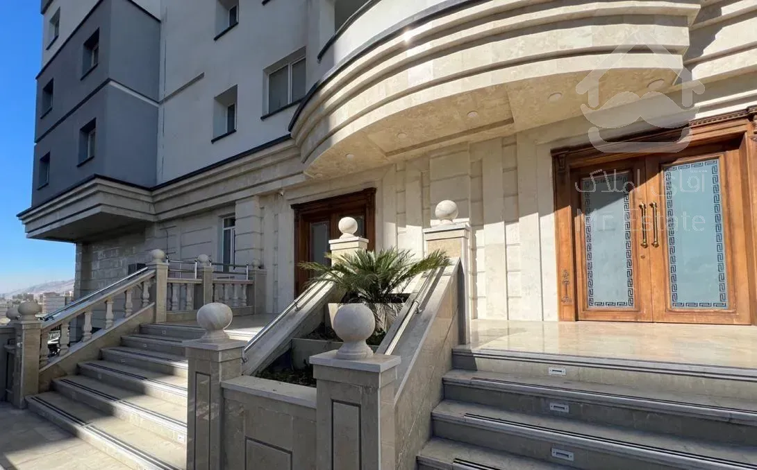 ۱۰۰ متر خوش نقشه نوساز طبقه ۱۶ برج افلاک