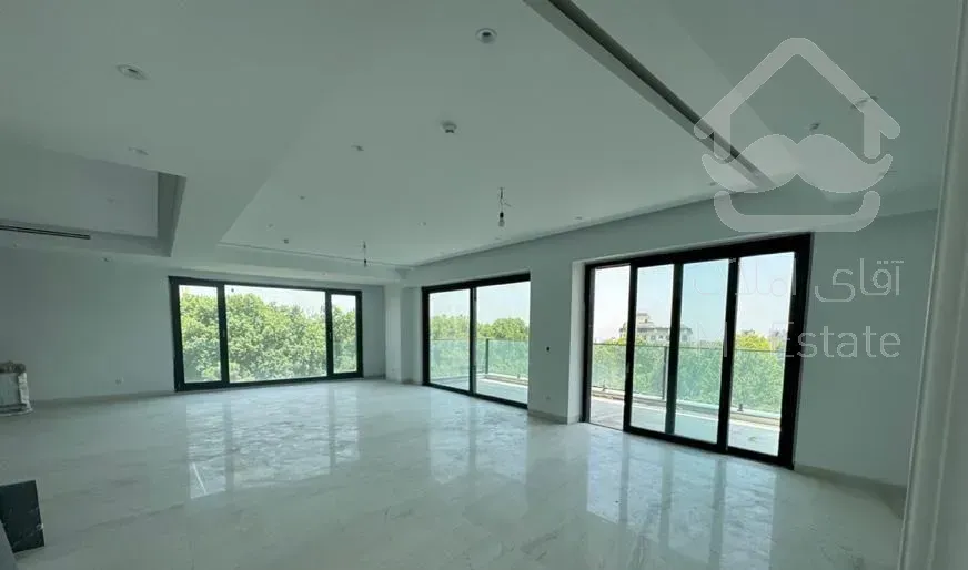 نیاوران۴۰۰متر۳۰مترتراس ویو باغ فول امکانات