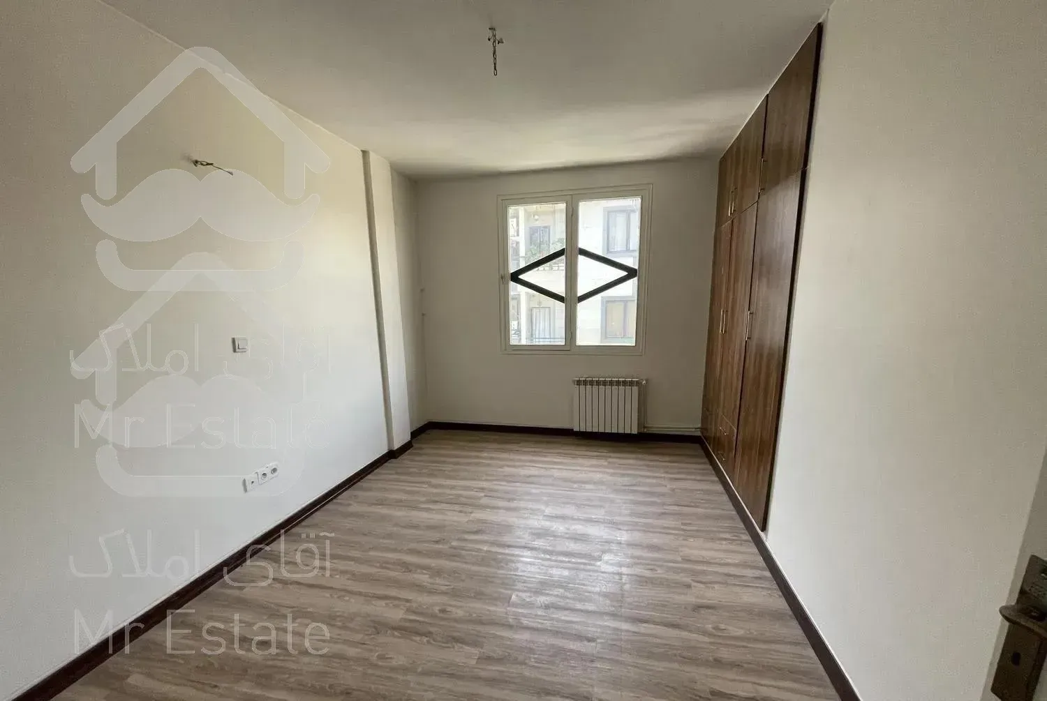 ۱۱۰متر فول سالن پرده خور تاپ لوکیشن عادل و زرین