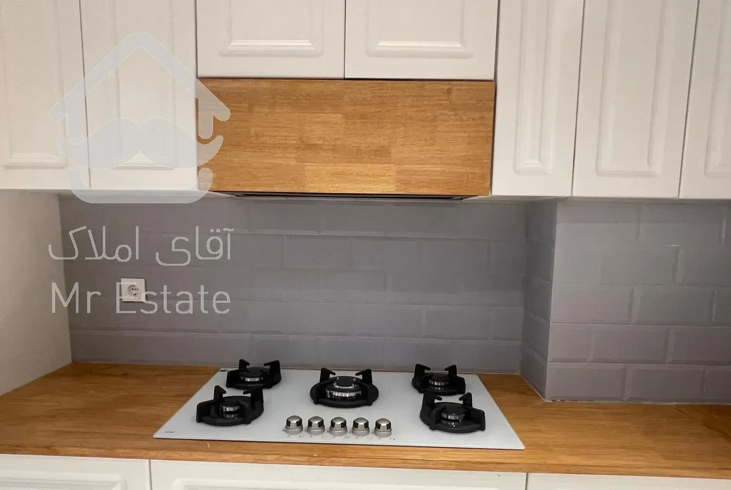 پاسداران،۱۱۵متر